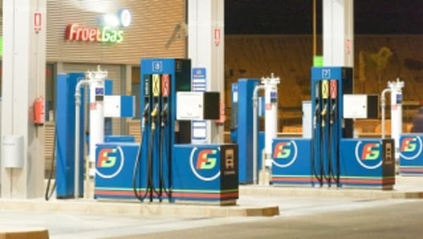 Hay gasolineras en Francia que se han quedado ya sin suministro de algún combustible, aunque el Gobierno dice que no hay razón para alarmarse