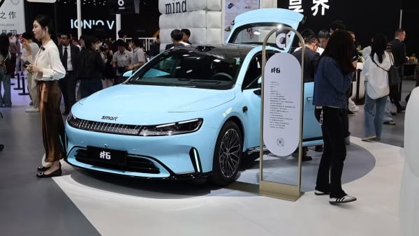 Smart begins #6 EHD pre-sales in China, its largest model to date