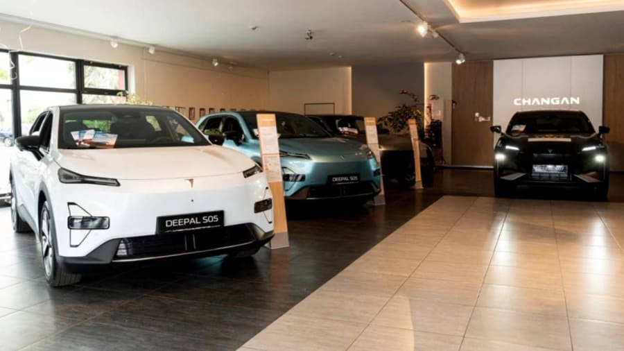 El gigante chino Changan se planta en España y pone el ojo en Aragón para fabricar coches