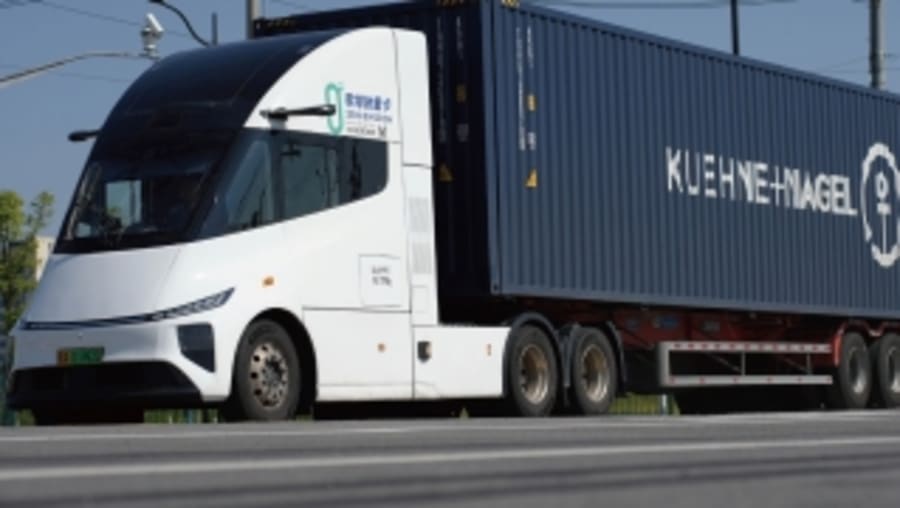 Batería de 705 kWh y 700 km de autonomía por 195.000 €: Windrose rebaja el precio de su camión eléctrico Global E700