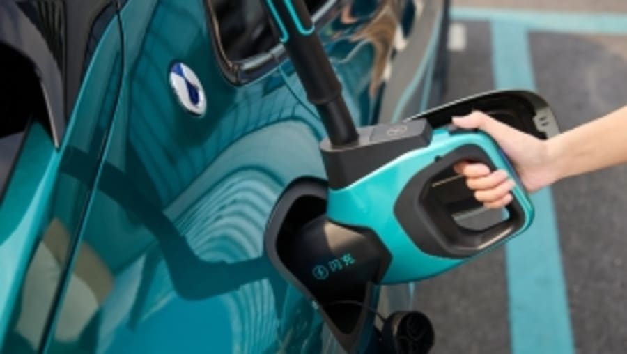 Cargas completas en 10 minutos: a finales de año BYD hará realidad lo que los europeos llevábamos tanto tiempo esperando