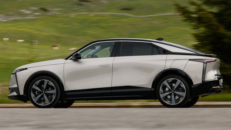 Todos pendientes de BYD y llega esta marca francesa y te planta su eléctrico más ambicioso con 6.000 € de rebaja y 550 km de autonomía