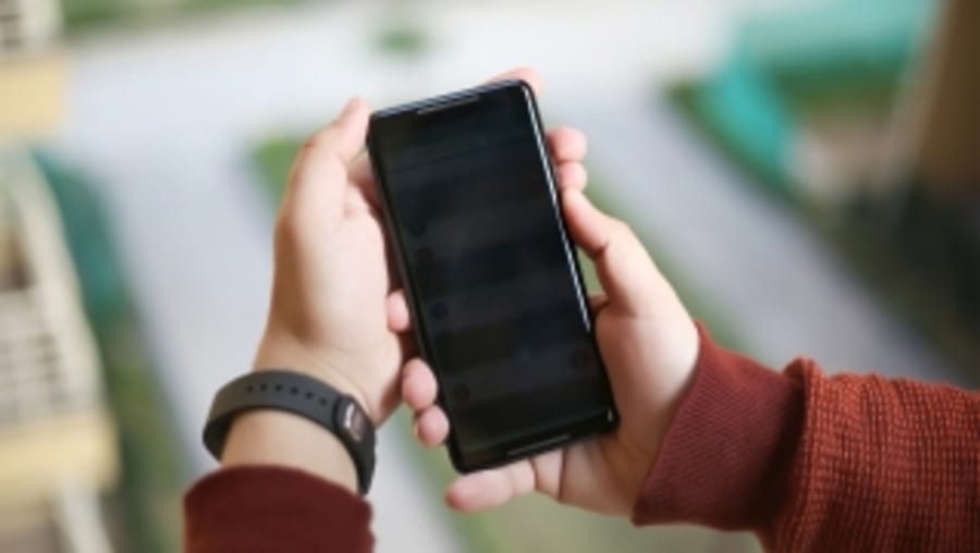 La Comisión prepara una cartera digital para llevar el carné de conducir en el móvil que sustituirá en Europa a la documentación física