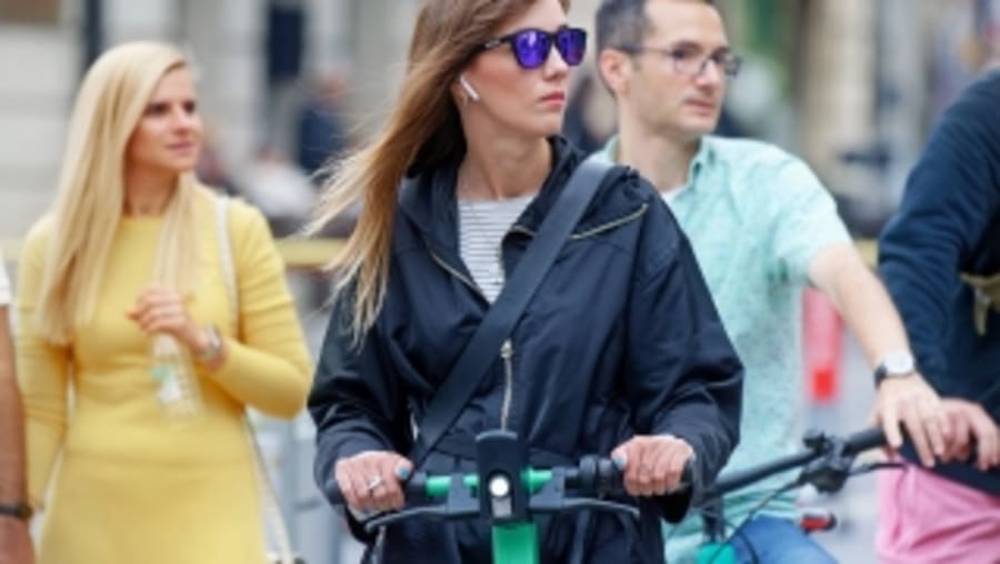 La DGT 'la lía' con los patinetes eléctricos: este error en el sistema de matrículas retrasa una medida que en realidad llega con años de retraso