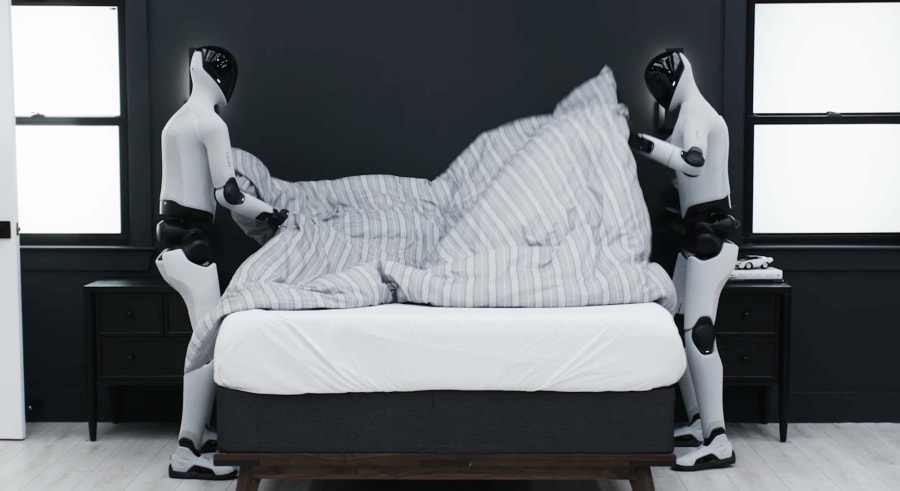 Figure muestra dos robots humanoides ordenando un dormitorio: ¡Yo quiero uno para casa!
