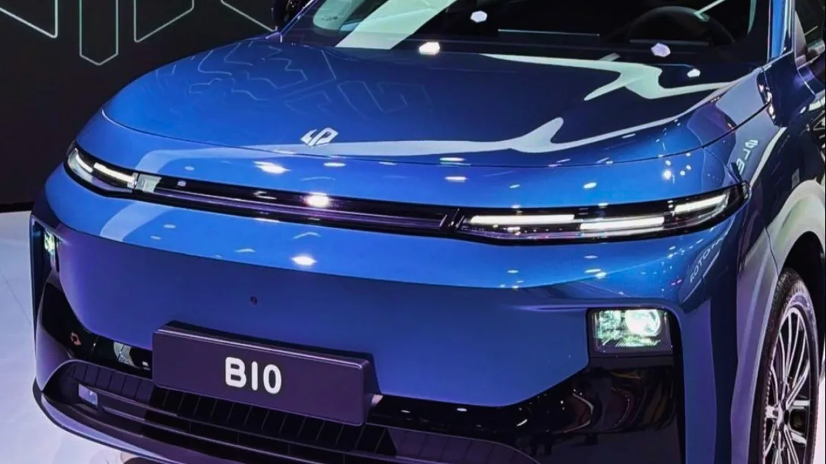 Nuevo color azul abismo para el Leapmotor B10