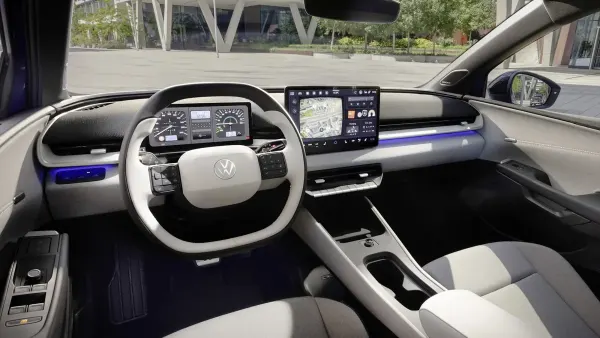Coches eléctricos, la diferencia con la gasolina cae a 2.100€