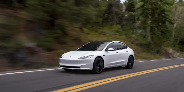 Tesla Model 3, pausa sus pedidos en Canadá por el cupo chino