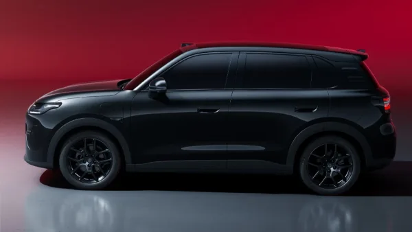 Leapmotor A10s, el SUV eléctrico con diseño deportivo en negro y rojo