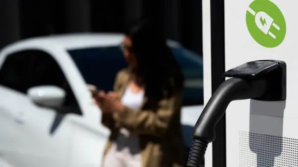 España licita 8 áreas con recarga ultrarrápida por más de 600 millones