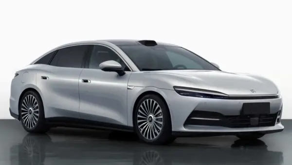 BYD Han, más de 700 CV y 270 km/h, de momento solo en China
