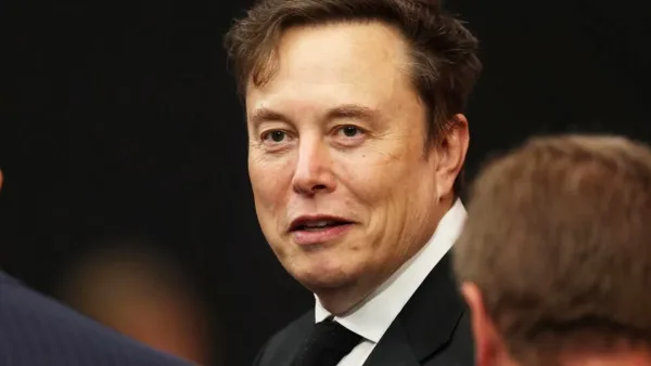 Elon Musk explica la curva de carga comparándola con buscar aparcamiento