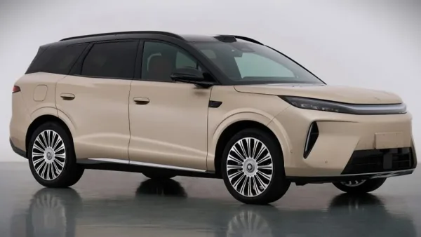 BYD Tang, casi 700 CV y pantalla de 35,4 pulgadas, filtrado en China