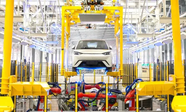 BYD planea fabricar en Francia y busca sumar tres plantas en Europa