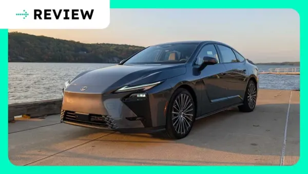 Lexus ES 350e 2026, la berlina que destaca por confort y refinamiento