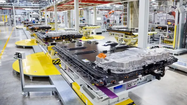CATL planea más fábricas en Europa, pero afronta falta de trabajadores