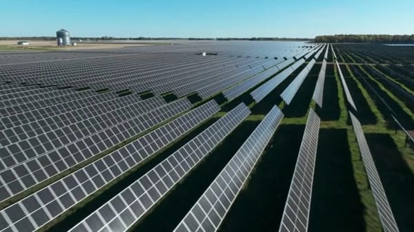 La energía solar supera al carbón en la mezcla eléctrica de EE. UU. por primera vez en un mes