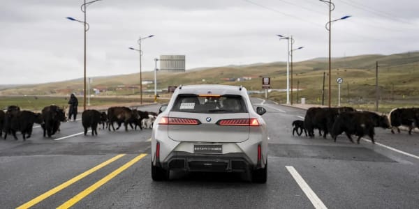 El nuevo BMW iX3 recorre 800 kilómetros con una sola carga en una exigente prueba