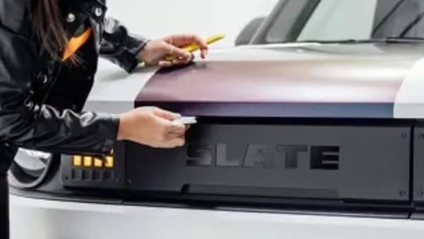 Slate, la pick-up eléctrica barata que ofrece 100 colores de vinilo