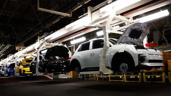 Renault, recortes de 800 ingenieros en Francia para competir con China