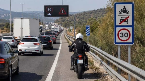 DGT, motos en arcén y nueva distancia a ciclistas, cambios en la normativa