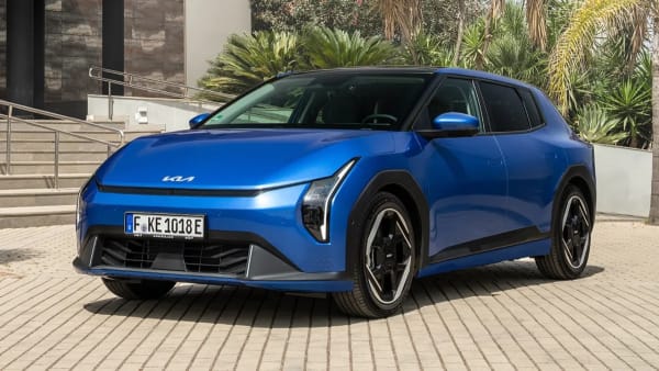 KIA EV4, 8.000€ de rebaja y 440 km de autonomía para el eléctrico compacto