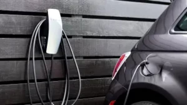 Cargador coche eléctrico, puedes instalarlo en garaje comunitario sin permiso