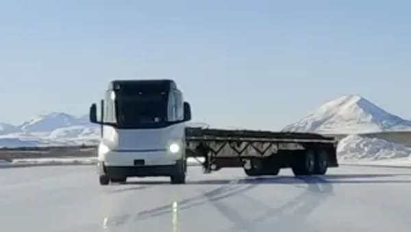 Tesla Semi, el camión eléctrico que promete el adiós al 'efecto tijera'