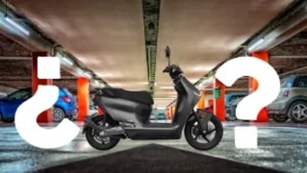 Aparcar coche y moto en la misma plaza de garaje, ¿es legal?