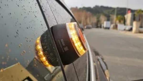 Baliza V16, cómo comprobar su homologación oficial con la herramienta de la DGT