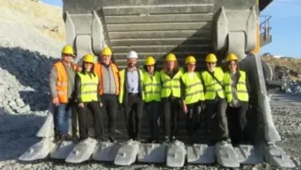 Liebherr R 9350 E, la excavadora eléctrica de 300 toneladas que llega a una mina europea