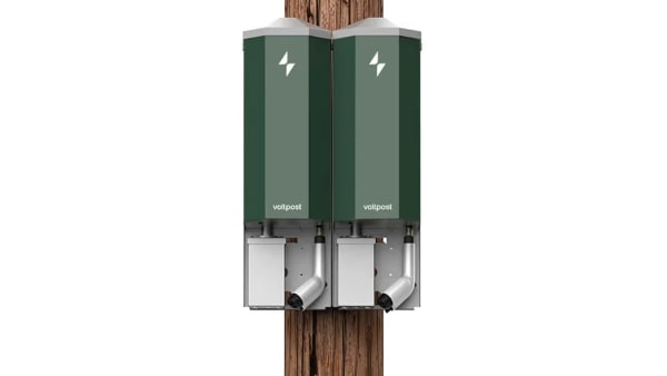 Voltpost, cargadores de farola para coches eléctricos se expanden en EE.UU.