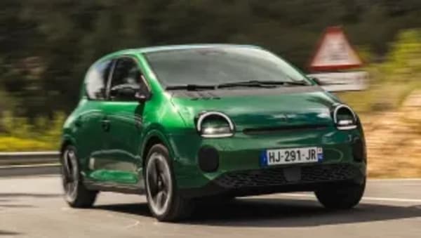 Coches eléctricos urbanos, su bajo consumo a 130 km/h redefine su utilidad