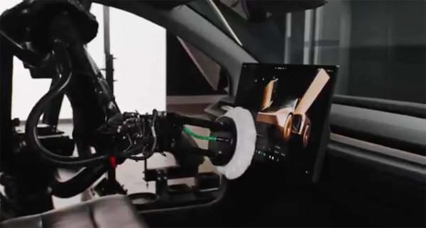 Tesla Robotaxi, robots de limpieza autónomos para los Cybercab