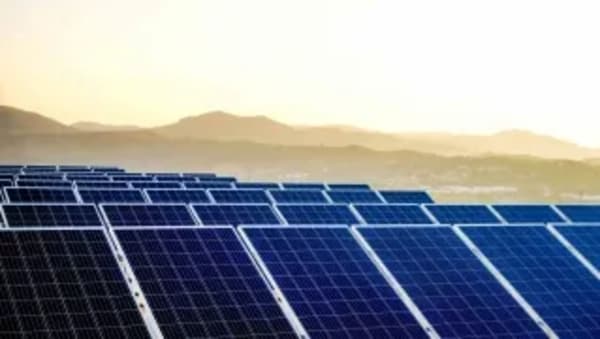 Energía solar virtual, 110.000 italianos reciben electricidad gratis de Murcia