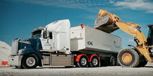 Janus Electric, convertirá 67 camiones diésel a eléctricos con batería intercambiable