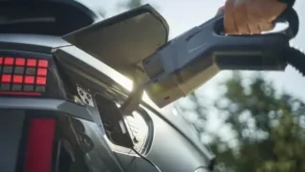 Coche eléctrico, la protección de la batería en olas de calor y sus efectos en la carga