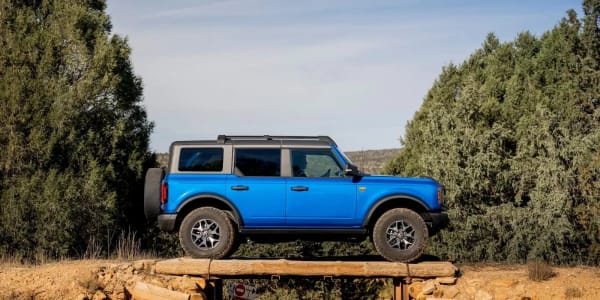 Ford Bronco y un crossover eléctrico, nueva alianza con Geely para su fabricación