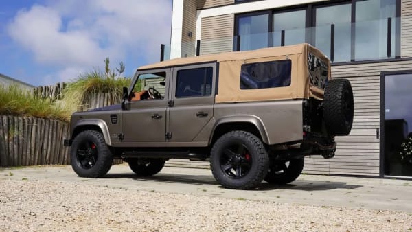 Land Rover Defender eléctrico, 603 km WLTP, un restomod con cuatro motores