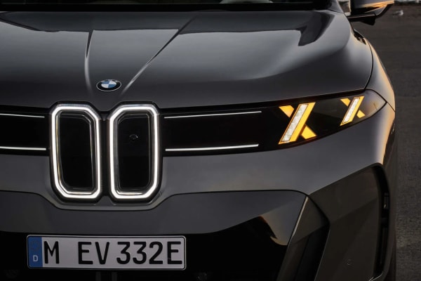 BMW, pierde 35% de beneficio y prepara hasta 8.000 despidos