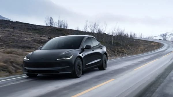 Coche eléctrico, ¿a cuántos litros de gasolina equivalen 15 kWh?