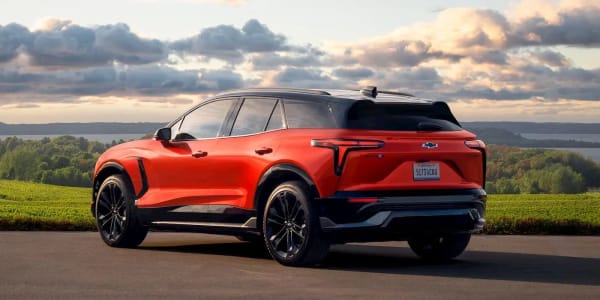 Chevy Blazer EV 2027, mismo precio con puerto NACS y más equipamiento