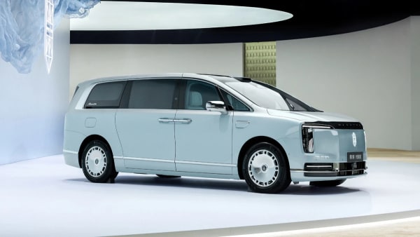 Maextro V680 y V800, los MPV de lujo de Huawei para competir con Toyota y Lexus en China
