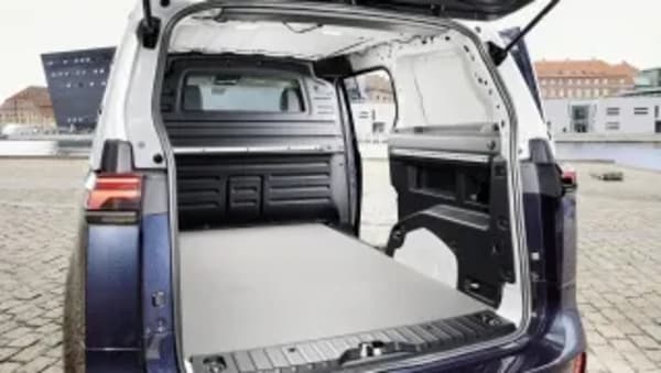 Volkswagen ID. Buzz Cargo, la versión barata de 190 CV ya a la venta en España