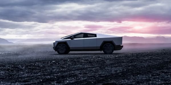 Tesla Cybertruck, defecto en el PCS y extensión de garantía a 8 años