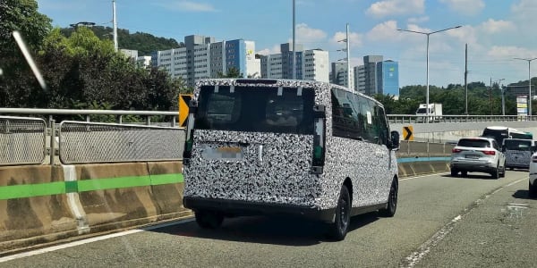 Kia PV7, la furgoneta eléctrica grande avistada con menos camuflaje