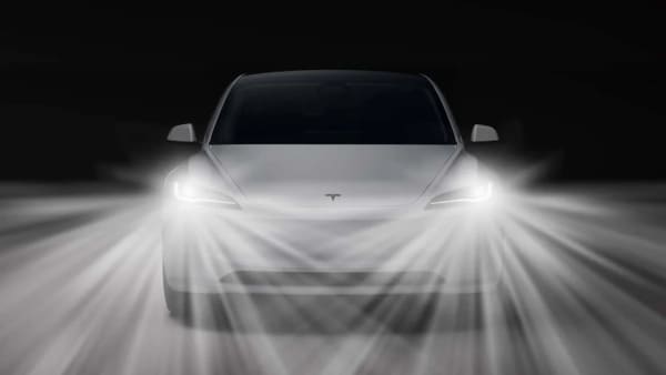 Tesla, llamada a revisión de 20.000 coches por faros demasiado brillantes en EE.UU.