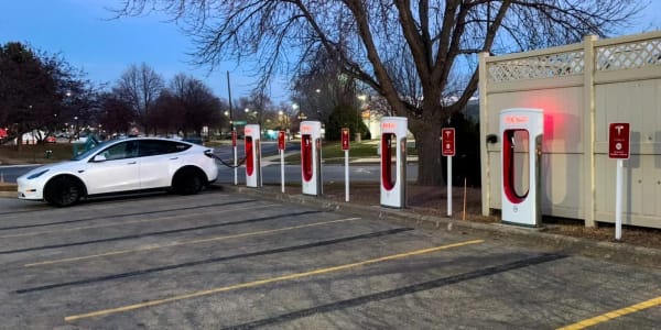 Tesla, nueva estación Supercharger V4 de 124 puntos en San Francisco