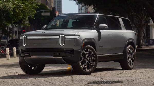 Rivian R1S y R1T 2027, simplifican sus acabados por petición popular