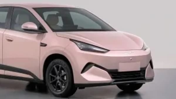 BYD Dolphin, el urbano eléctrico crece 425 mm y es 52 CV más potente, llega a España